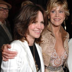 Sally Field and Jane Fonda at event of Ne anyta o monstras 2005