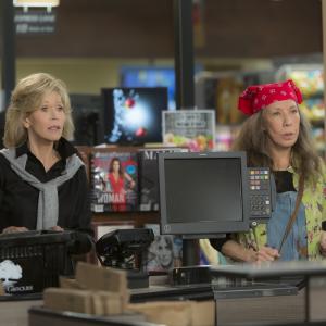 Still of Jane Fonda and Lily Tomlin in Grace and Frankie 2015