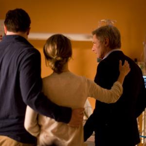 Still of Harrison Ford, Brendan Fraser, Keri Russell, Meredith Droeger and Diego Velazquez in Krastutines priemones (2010)