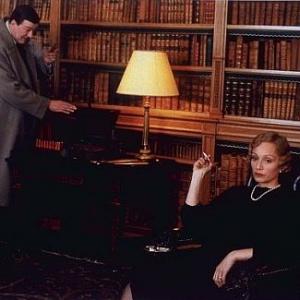 Still of Kristin Scott Thomas and Stephen Fry in Gosford Park (2001)