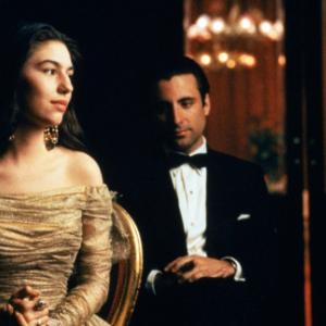 Still of Andy Garcia and Sofia Coppola in Krikstatevis III (1990)