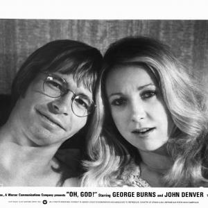 Still of John Denver and Teri Garr in Oh, God! (1977)