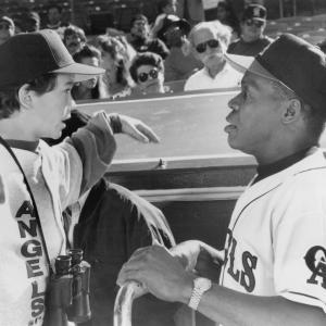 Still of Danny Glover and Joseph GordonLevitt in Angels in the Outfield 1994