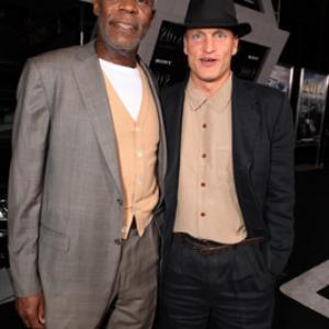 Danny Glover and Woody Harrelson at event of 2012 2009