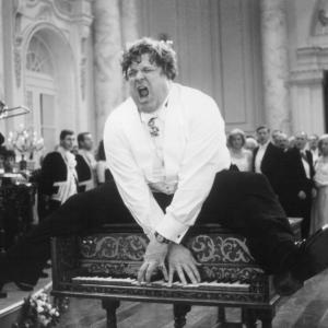 Still of John Goodman in King Ralph 1991