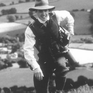 Still of Hugh Grant in The Englishman Who Went Up a Hill But Came Down a Mountain (1995)