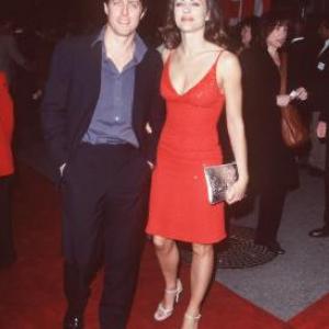 Elizabeth Hurley and Hugh Grant at event of Edo televizija 1999