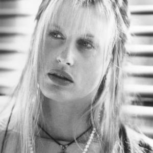 Still of Daryl Hannah in The Tie That Binds (1995)