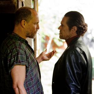 Still of Willem Dafoe and Woody Harrelson in Out of the Furnace 2013