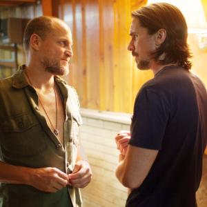 Still of Christian Bale and Woody Harrelson in Out of the Furnace (2013)