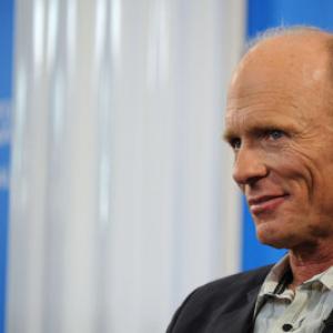 Ed Harris at event of Appaloosa 2008