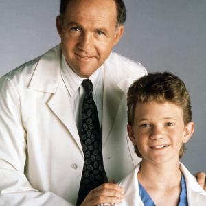 Still of Neil Patrick Harris and Lawrence Pressman in Doogie Howser, M.D. (1989)