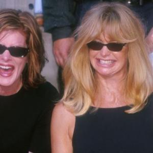 Goldie Hawn and Rene Russo