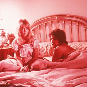 Still of Goldie Hawn and Warren Beatty in Shampoo (1975)