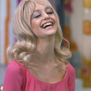 Rowan and Martins Laugh In Goldie Hawn
