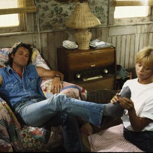 Still of Goldie Hawn and Kurt Russell in Overboard 1987