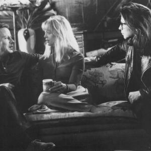 Still of Goldie Hawn and John Heard in Deceived (1991)
