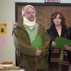 Still of Philip Seymour Hoffman and Laura Linney in The Savages 2007