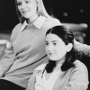 Still of Kirsten Dunst and Gaby Hoffmann in Strike! (1998)