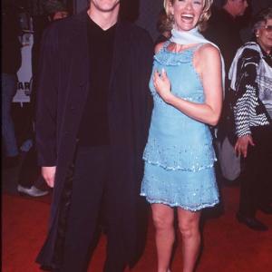 Jim Carrey and Lauren Holly at event of Melagi melagi 1997