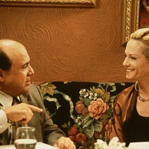 Still of Danny DeVito and Holly Hunter in Living Out Loud (1998)