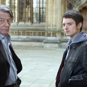 Still of John Hurt and Elijah Wood in The Oxford Murders 2008