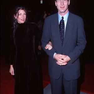 William Hurt at event of Michael (1996)
