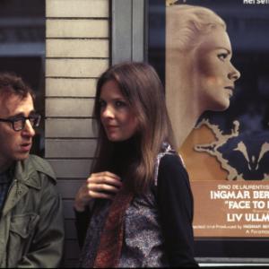 Still of Woody Allen and Diane Keaton in Ane Hol 1977