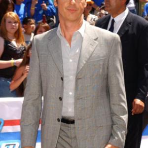 Michael Keaton at event of Herbie Fully Loaded (2005)