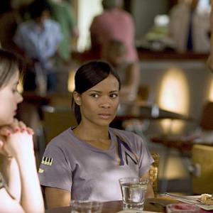 Still of Mia Kirshner and Rose Rollins in The L Word 2004