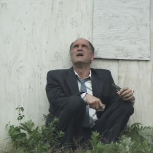 Still of Elias Koteas in 3 Backyards (2010)