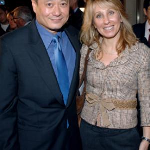 Ang Lee and Stacey Snider at event of Kuprotas kalnas 2005