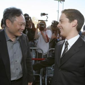 Ang Lee and Tobey Maguire at event of Zmogus voras 3 2007