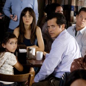 Still of Mark Wahlberg, John Leguizamo, Zooey Deschanel and Ashlyn Sanchez in Ivykis (2008)