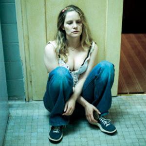 Still of Jennifer Jason Leigh in The Machinist (2004)