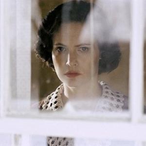 Still of Jennifer Jason Leigh in Road to Perdition (2002)