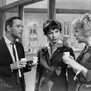 Still of Jack Lemmon and Shirley MacLaine in The Apartment 1960