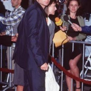 David Duchovny and Téa Leoni at event of The X Files (1998)