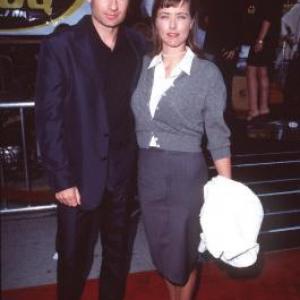 David Duchovny and Téa Leoni at event of The X Files (1998)