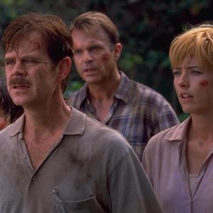 Still of Ta Leoni William H Macy and Sam Neill in Jurassic Park III 2001