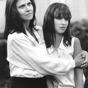 Still of Juliette Lewis and Cindy Pickett in Crooked Hearts 1991