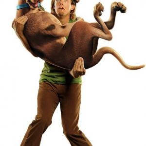 Lr SCOOBYDOO and Shaggy MATTHEW LILLARD in Warner Bros Pictures liveaction comedy ScoobyDoo