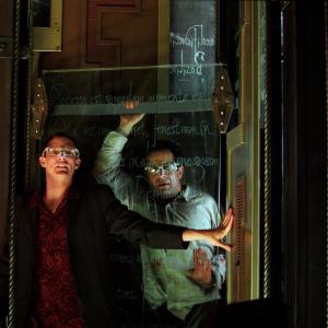 Still of Matthew Lillard and Tony Shalhoub in Thir13en Ghosts (2001)