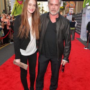Ray Liotta and Karsen Liotta at event of Muppets Most Wanted 2014