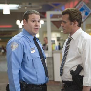 Still of Ray Liotta and Seth Rogen in Observe and Report 2009