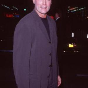 Ray Liotta at event of Titanikas 1997