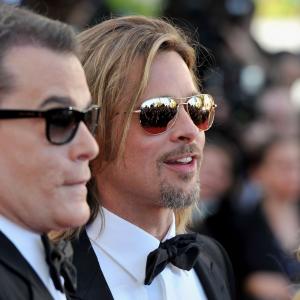 Brad Pitt and Ray Liotta at event of Kazino apiplesimas (2012)