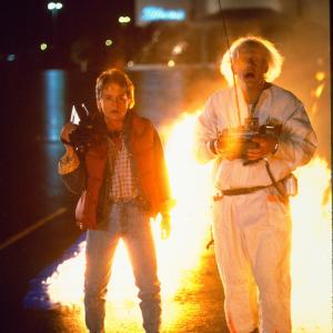 Still of Michael J. Fox and Christopher Lloyd in Atgal i ateiti (1985)