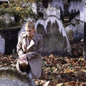 Emily Lloyd in The Honeytrap (2002)
