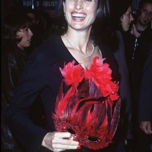 Andie MacDowell at event of Romeo ir Dziuljeta (1996)